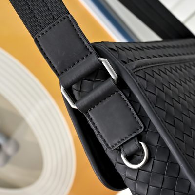 Bottega Veneta Veneto messenger bag — 4