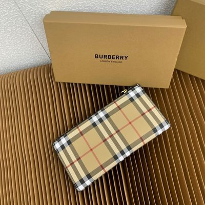 Burberry Check zipped wallet — 9