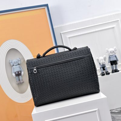 Bottega Veneta Intrecciato leather briefcase — 3