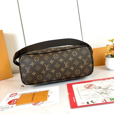 Louis Vuitton Bag — 7