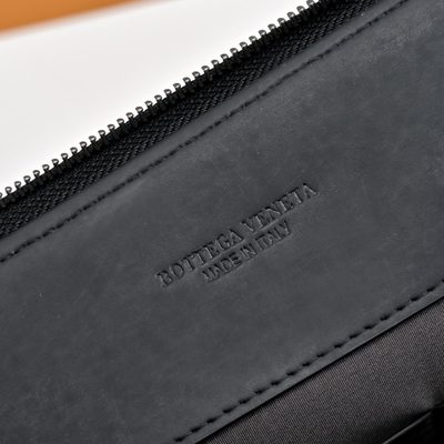 Bottega Veneta Intrecciato leather pouch — 9
