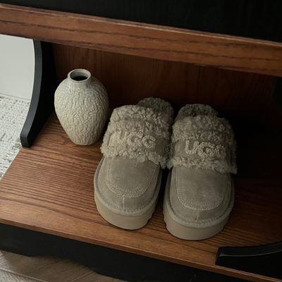 UGG tan suede platform slippers — 3