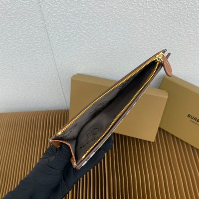 Burberry Check zipped wallet — 7