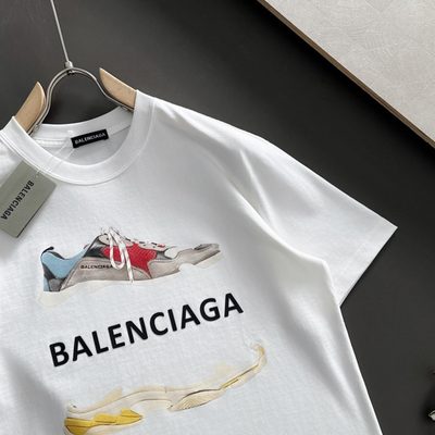 Balenciaga T-Shirt — 3