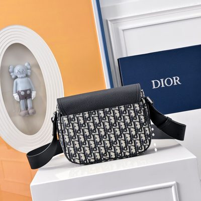 Dior Saddle Messenger Bag — 7