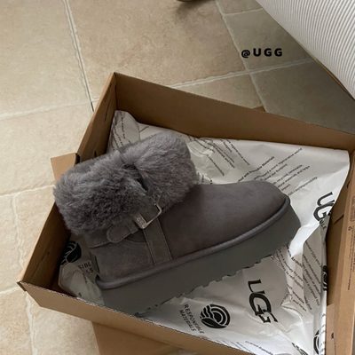UGG platform ankle boot — 3
