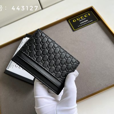 Gucci card holder — 9