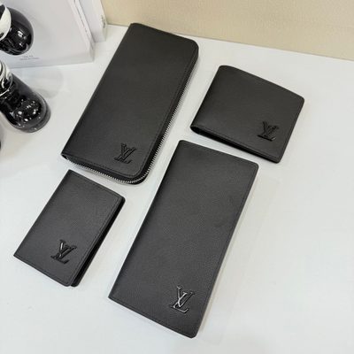 Louis Vuitton Aerogram Pocket Organizer — 9
