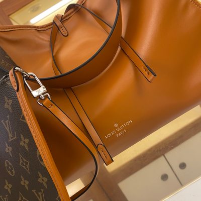 Louis Vuitton Bag — 3