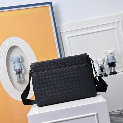 Bottega Veneta Veneto messenger bag — 3