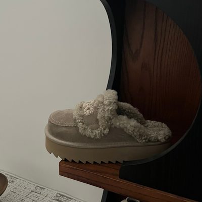 UGG tan suede platform slippers — 4