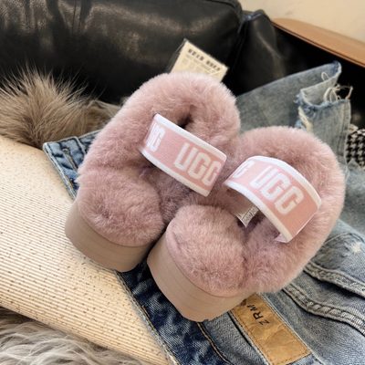 UGG Funkette Slippers — 5