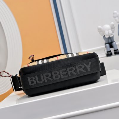 Burberry crossbody bag — 4