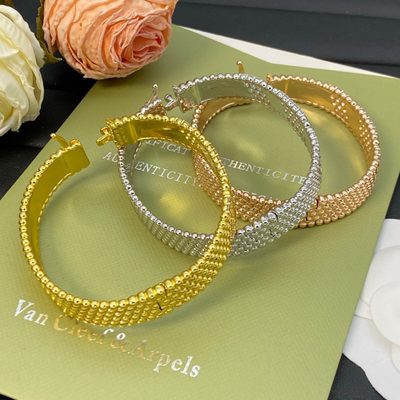 Van Cleef & Arpels — 9