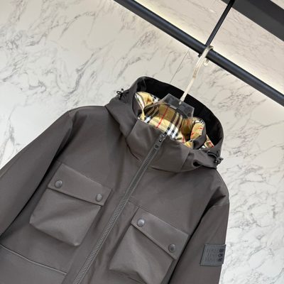Burberry hooded utility jacket with four front patch pockets — 4