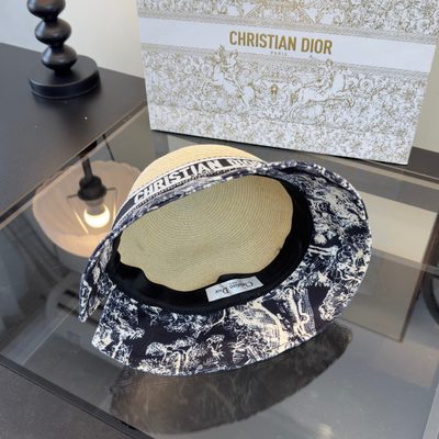 Dior bucket hat — 5