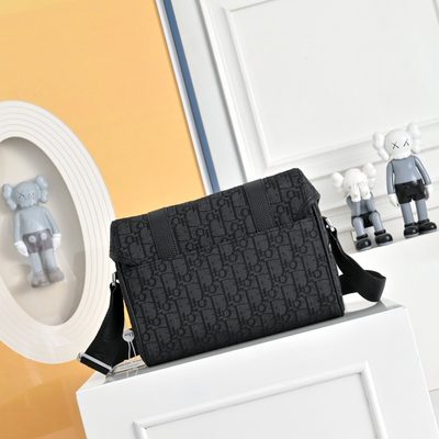 Dior Hit the Road messenger bag — 3