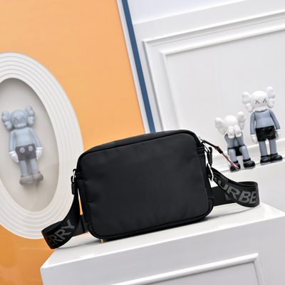 Burberry crossbody bag — 3