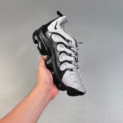 Nike Air Max Plus trainers — 4