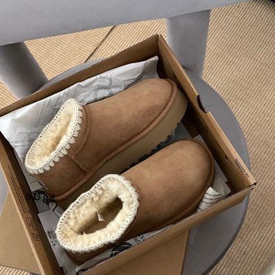 UGG platform boots — 8