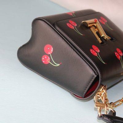 Louis Vuitton Bag — 7