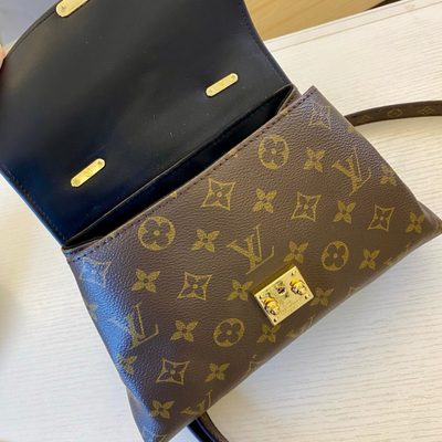 Louis Vuitton Bag — 7
