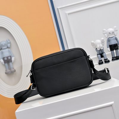 Burberry crossbody bag — 3