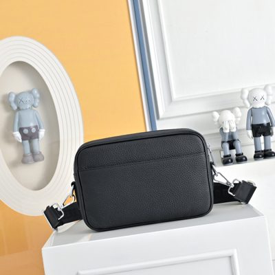 Burberry crossbody bag — 3