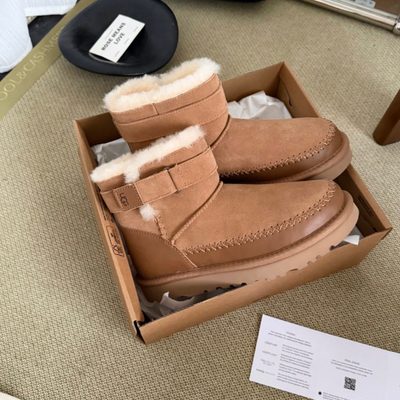 UGG Classic RetroChic Strap Boots — 8