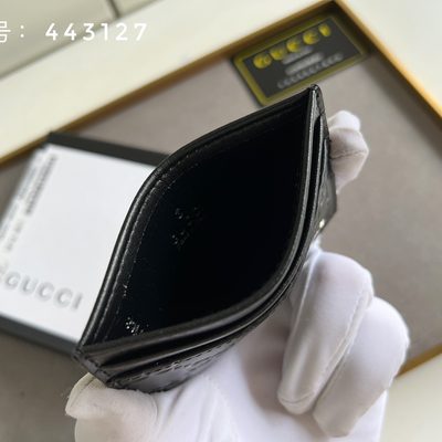Gucci card holder — 9