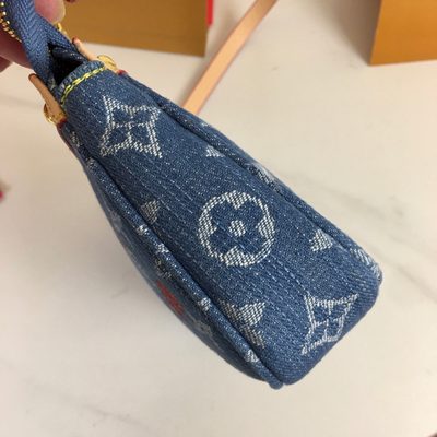 Louis Vuitton Bag — 6