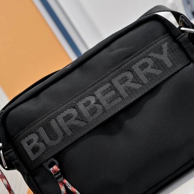 Burberry crossbody bag — 5