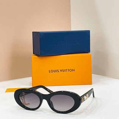 LV Sunglasses — 5