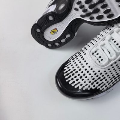 Nike Air Max Plus trainers — 8