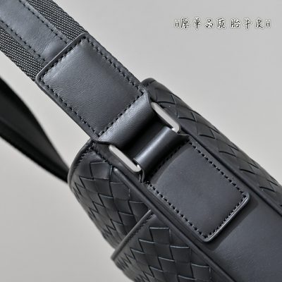 Bottega Veneta black leather crossbody bag — 5