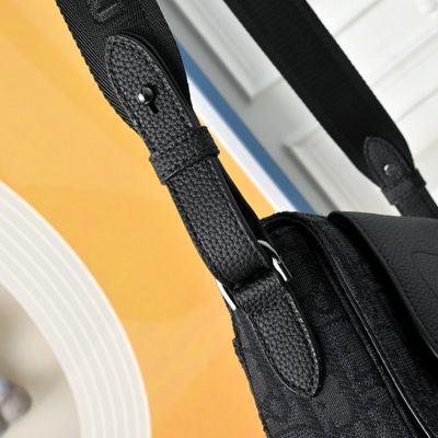 Dior Saddle Messenger Bag — 5