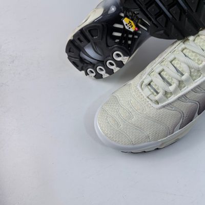 Nike Air Max Plus trainers — 8