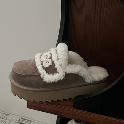 UGG tan suede platform slippers — 4