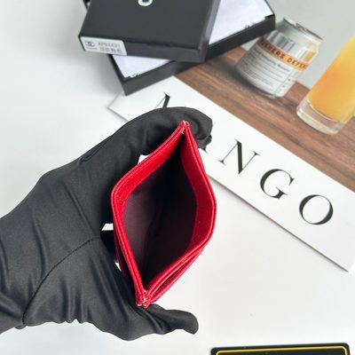 Chanel card holder — 3