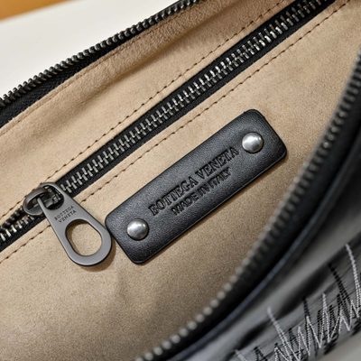 Bottega Veneta Intrecciato leather clutch — 9