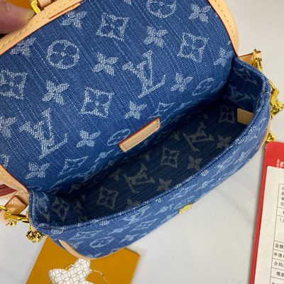Louis Vuitton Bag — 8
