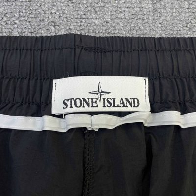 Stone Island — 11