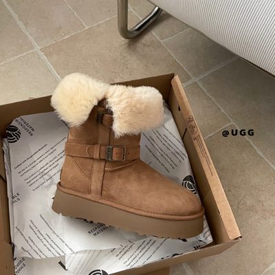 UGG Short Valerie Platform Boots — 7