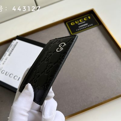 Gucci card holder — 8