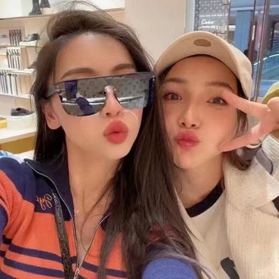 LV Sunglasses — 9