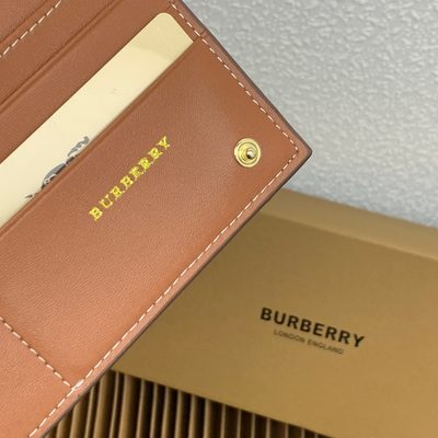 Burberry Check zipped wallet — 9