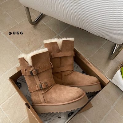 UGG Short Valerie Platform Boots — 9