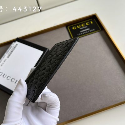 Gucci card holder — 7