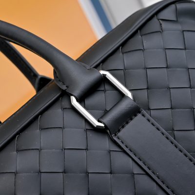Bottega Veneta Intrecciato leather briefcase — 4