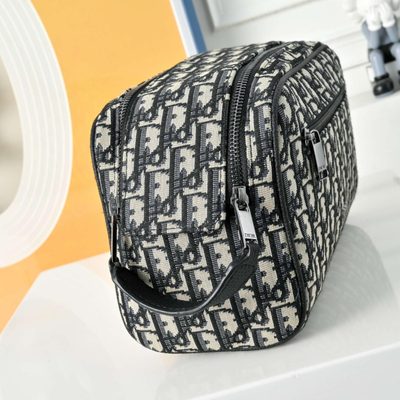 Dior toiletry bag — 6